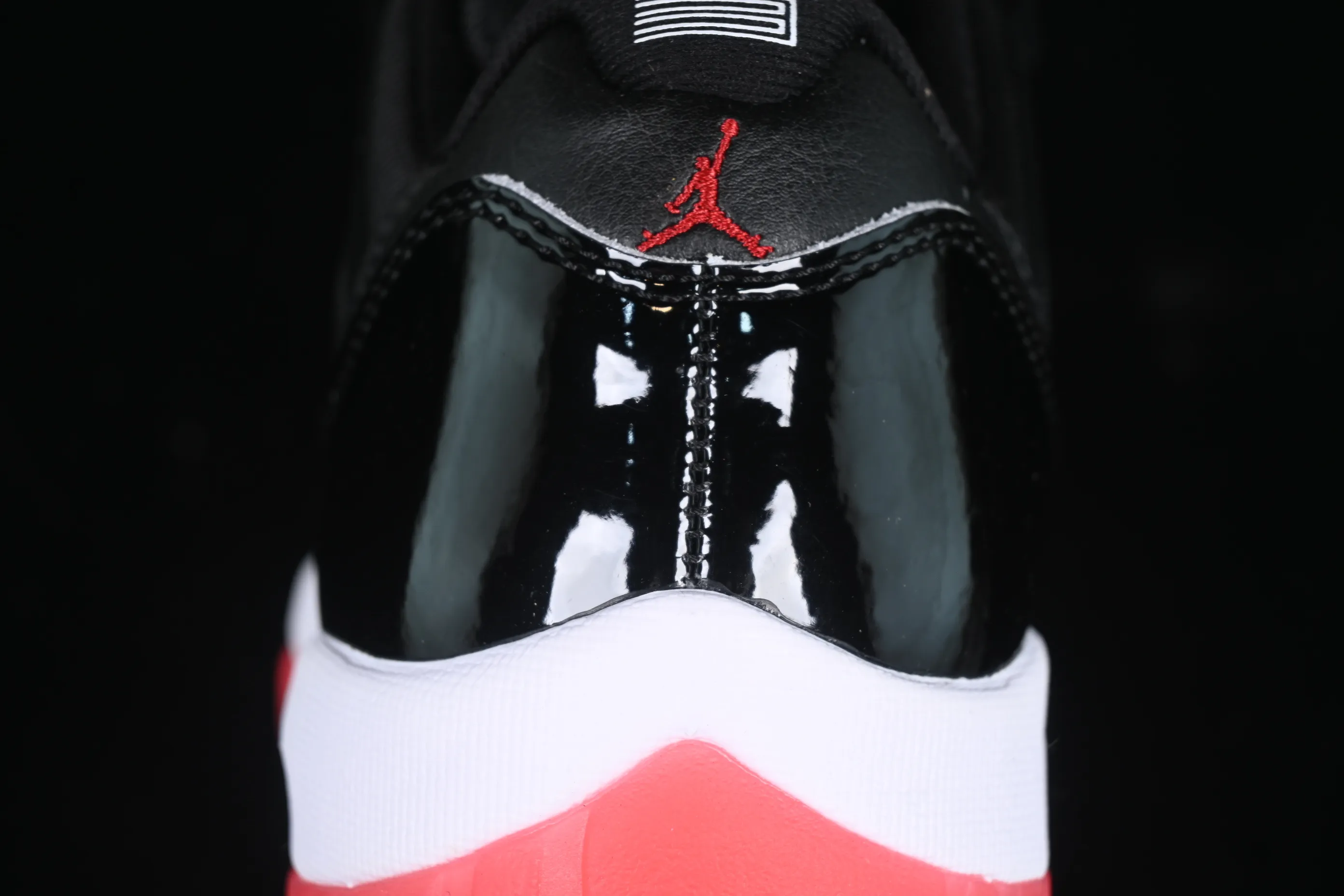 All categories Air Jordan Jordan series basketball shoes Air Jordan 11 F version Air Jordan 11 Low Bred AJ11 Joe 11 patent leather new black and red genuine standard genuine carbon low-top basketball shoes FV5104-006